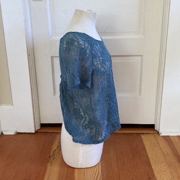Urban Outfitters Kimchi Blue Short Sleeve Lace Top Large - Picture 2 of 4